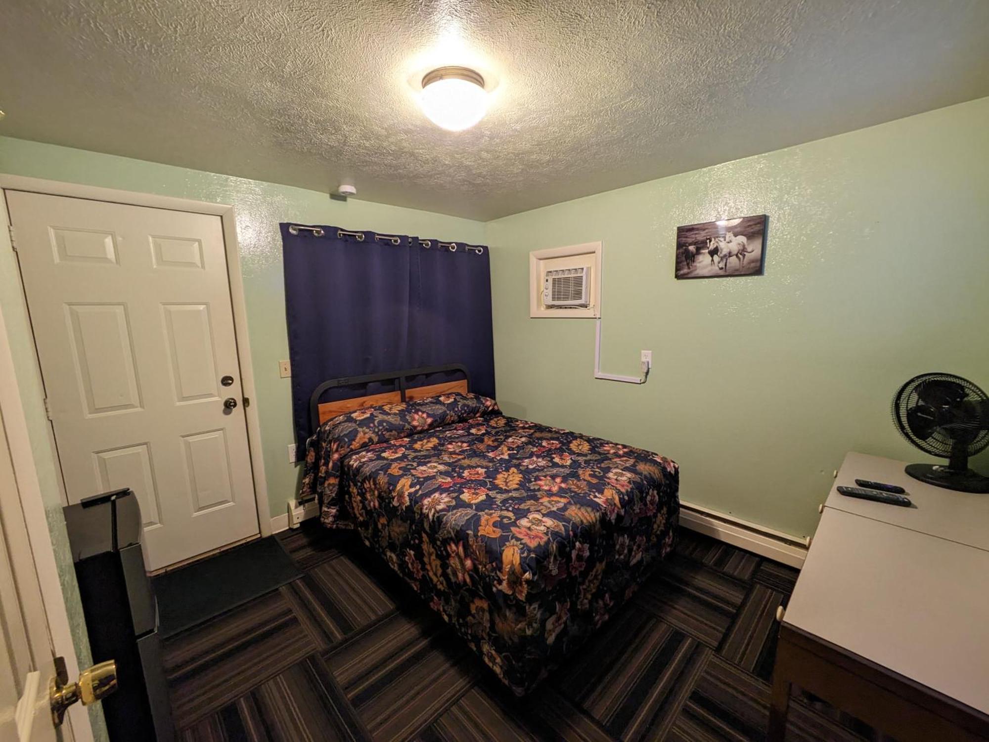 Tour Inn Motel Howard City Buitenkant foto